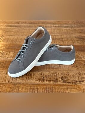 Suitsupply Suede Low Top Sneakers